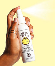 Sun Bum Curls and Waves Detangler Spray 4 oz anti frizz hair detangler for curly and wavy hair